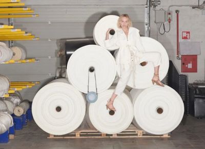 易烊千璽官宣阿瑪尼代言、劉亦菲發超A廣告片、Chlo&eacute;女孩向前沖